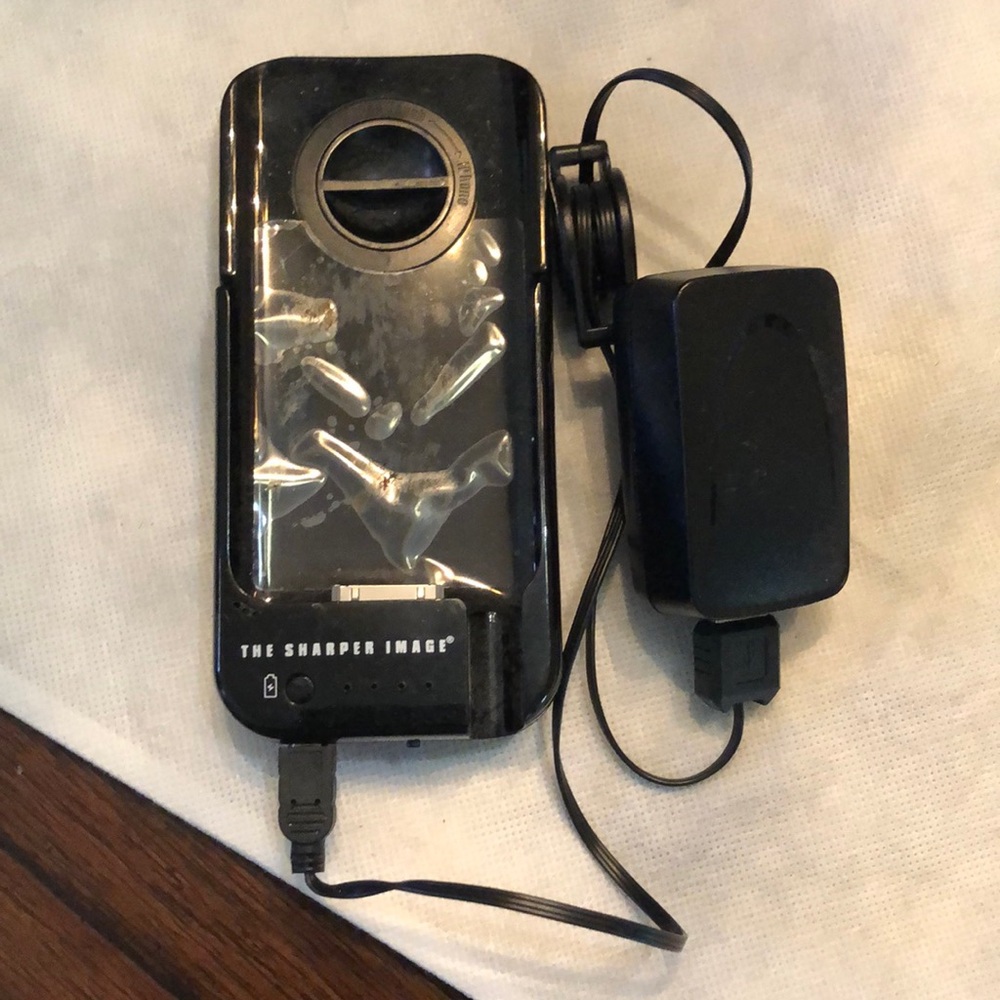 Sharper Image rechargeable charger iPod touch and older iPhones - cord and base